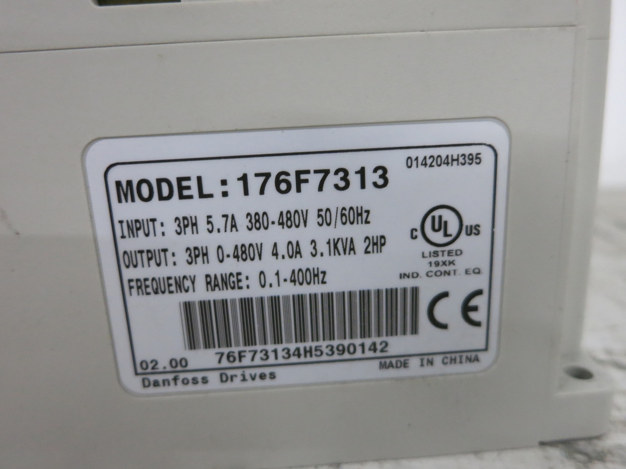 Danfoss VLT-Micro 176F7313 2 HP AC VS Drive 1.5 kW 480V 3PH 3.1 kVA 4A (DW6504-11)