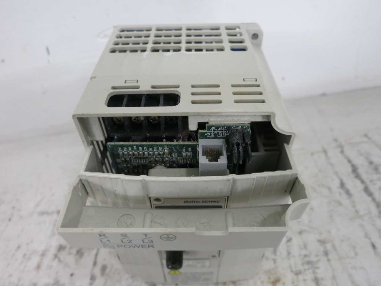 Danfoss VLT-Micro 176F7313 2 HP AC VS Drive 1.5 kW 480V 3PH 3.1 kVA 4A (DW6504-11)