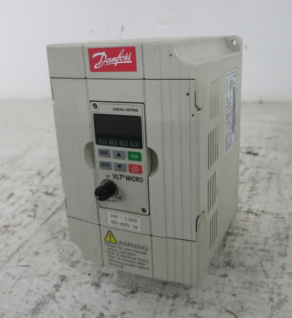 Danfoss VLT-Micro 176F7314 3 HP AC VS Drive 2.2 kW 480V 3PH 3.8 kVA 5A (DW6503-1)