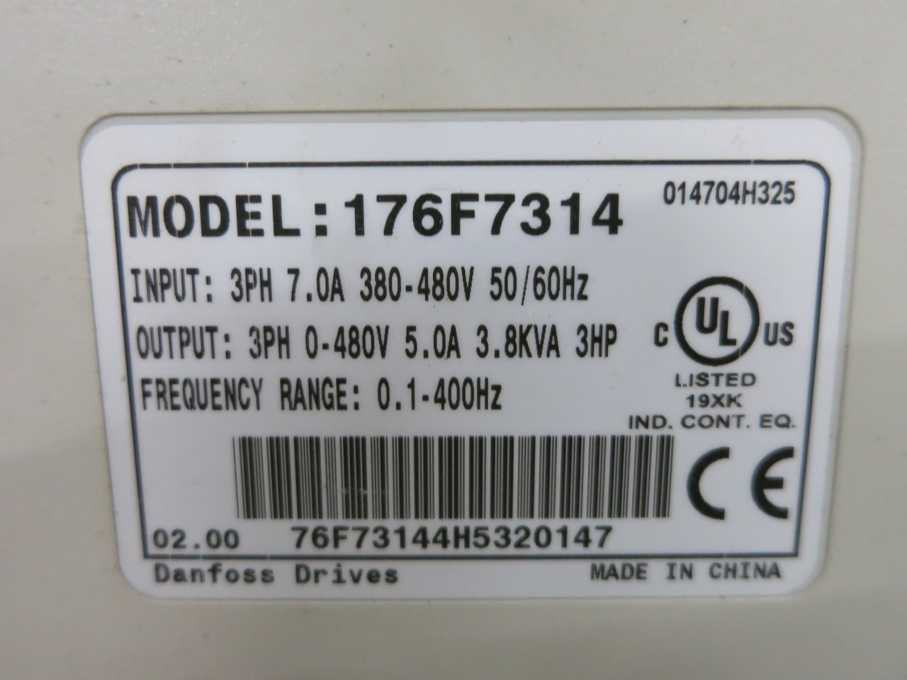Danfoss VLT-Micro 176F7314 3 HP AC VS Drive 2.2 kW 480V 3PH 3.8 kVA 5A (DW6503-1)