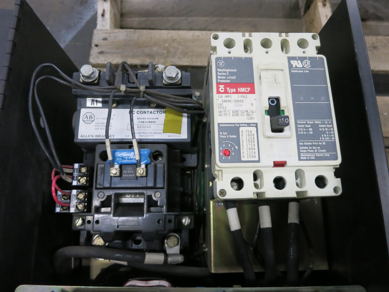 Allen Bradley 1395 Digital DC Drive Controller 460V In 300/500 Out 20/140A Servo (DW6509-2)