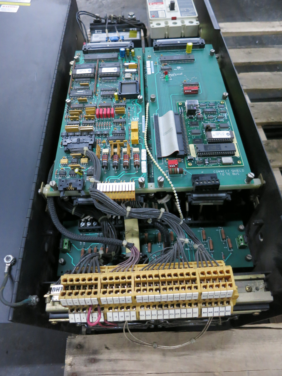 Allen Bradley 1395 Digital DC Drive Controller 460V In 300/500 Out 20/140A Servo (DW6509-2)