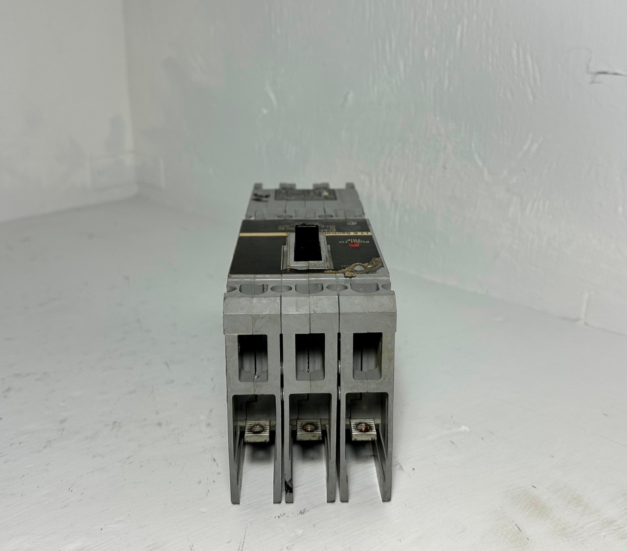 Siemens I-T-E CLE63B070 70A Sentron Circuit Breaker 480/600V 3P CLE-A ITE 70 Amp (EM5232-1)