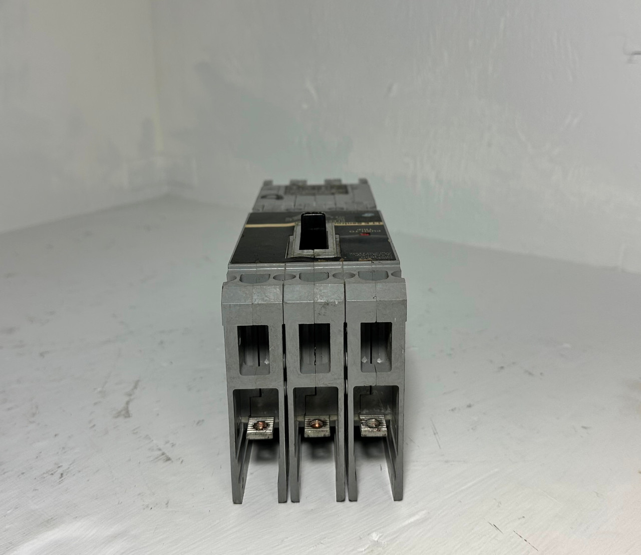 Siemens I-T-E CLE63B100 100A Sentron Circuit Breaker 480/600V 3P CLE-A ITE 100 Amp (EM5231-1)