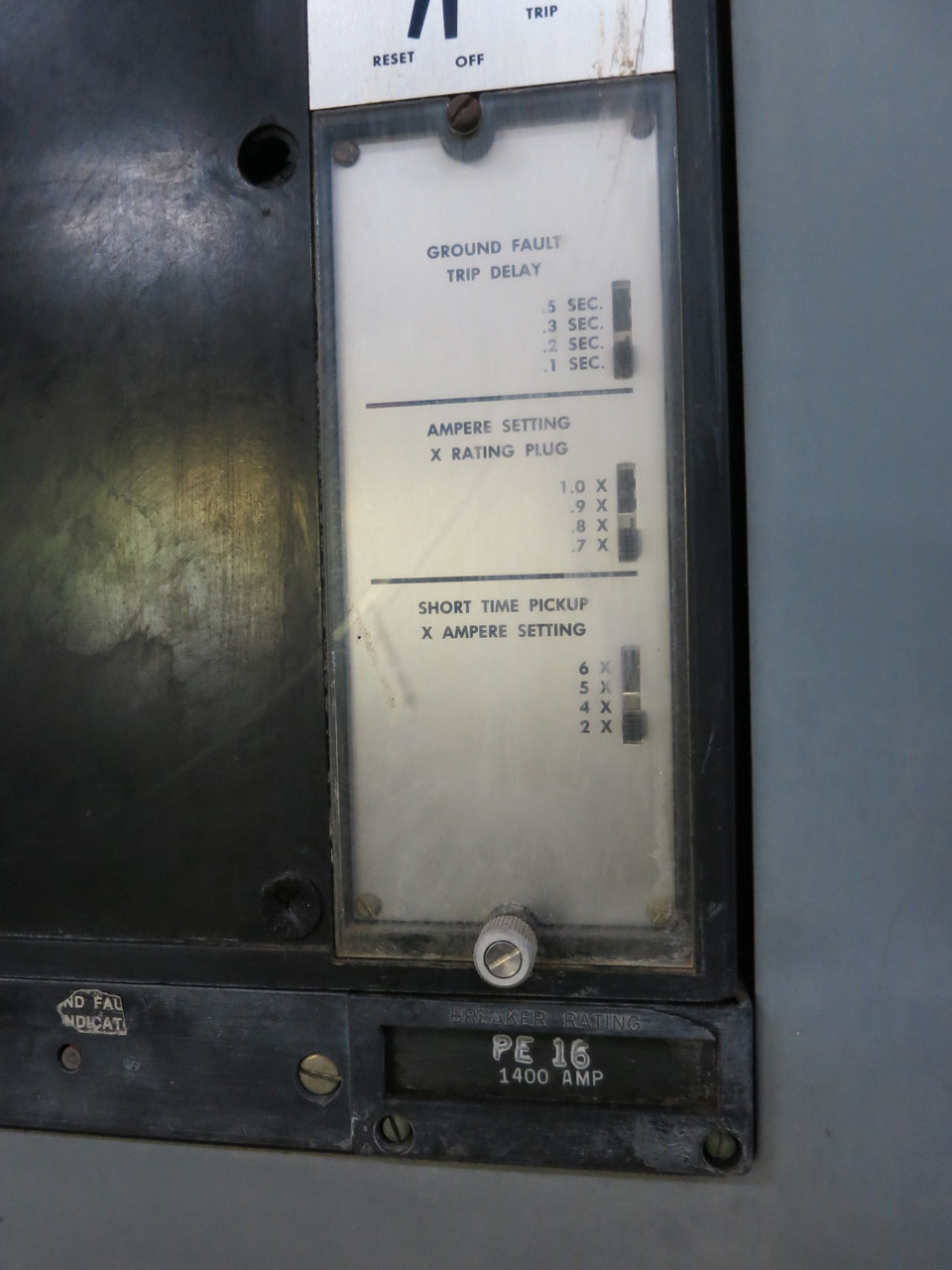 Square D Model 4 1200/300A MCC Motor Control Center 3x Section Main Breaker (DW6554-1)