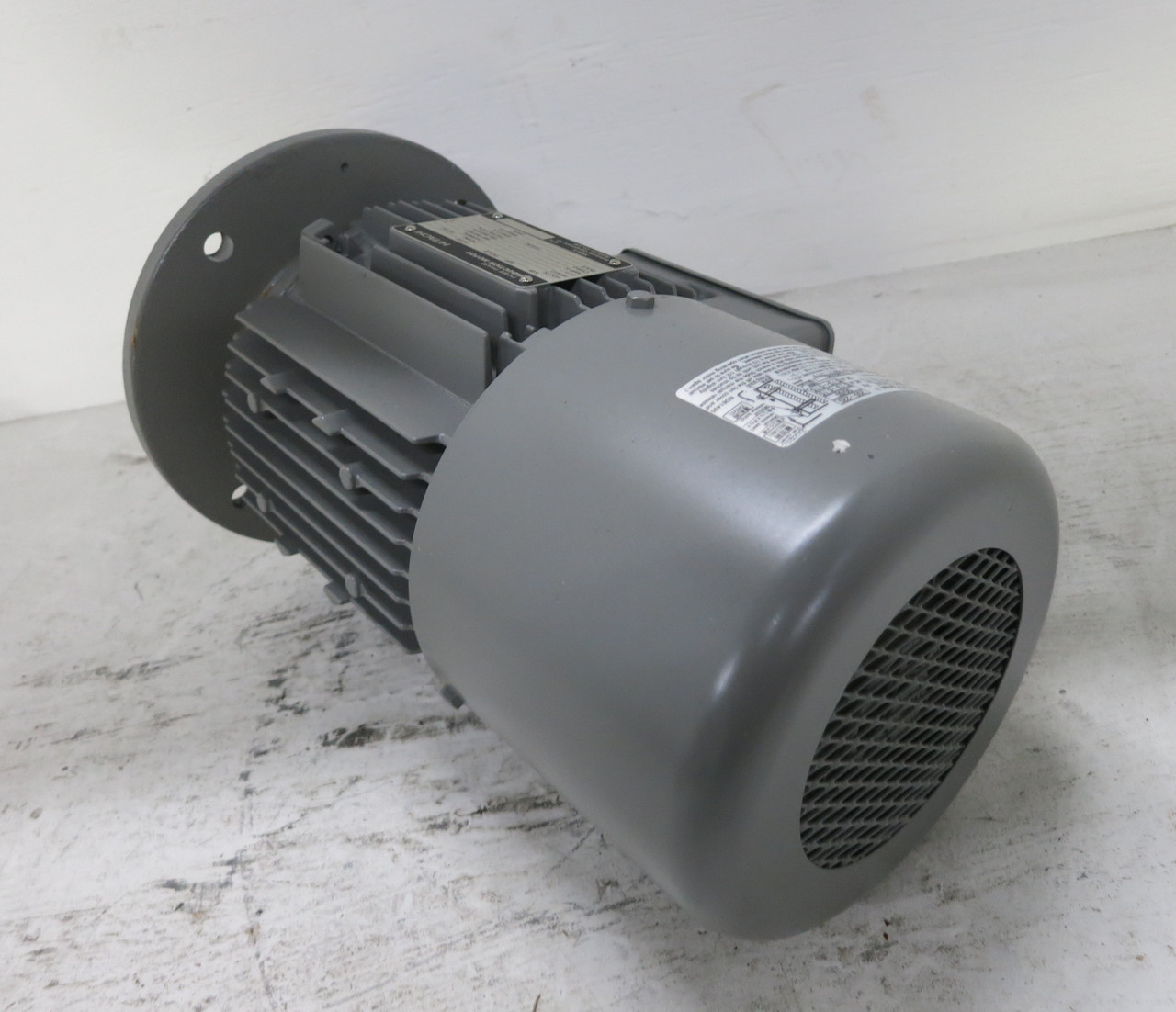 NEW Hitachi B857625 0.75 kW Induction Motor 208V 3PH 1700 RPM Type VTFO MS1L-HBA (DW6551-1)