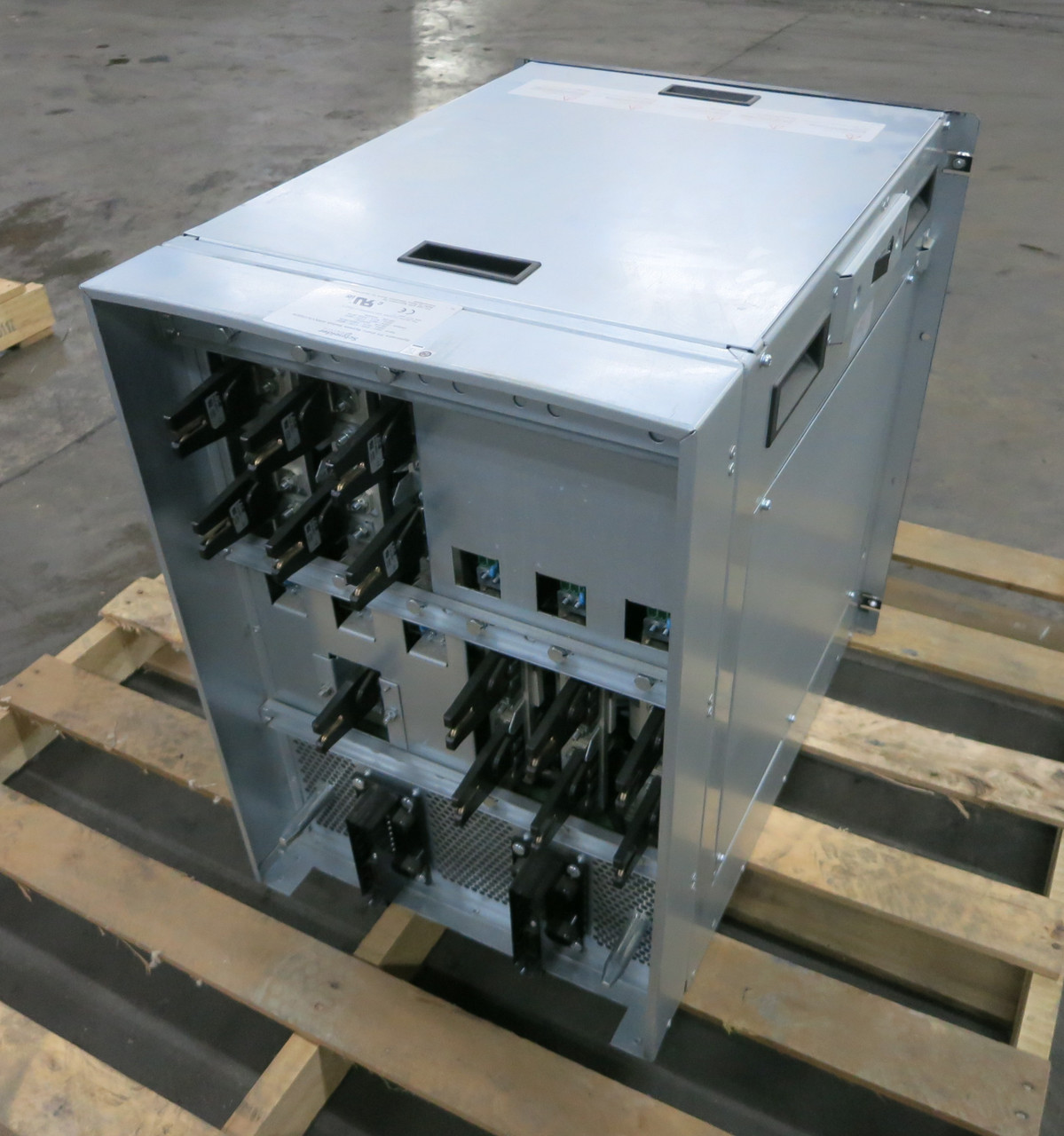 APC SYSW250KD Symmetra PX Static Bypass Switch 250kVA 480V 301A 3PH 250kW (DW6566-1)