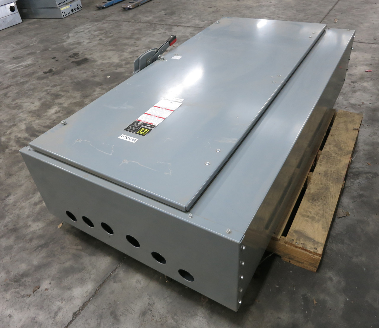 Square D HU367 800A 600V Non-Fusible Safety Switch Disconnect 800 Amp HU-367 E04 (DW6600-1)