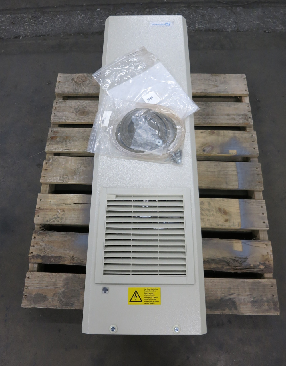 NEW Pfannenberg DTS 1200 Electronic Enclosure Air Conditioner 115V 12000 BTU (DW6605-1)