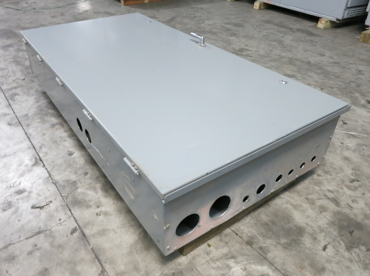 Square D 800A I-Line Panel Board 600V 3PH 3W Main Lugs 800 Amp MLO HC3264WP 3R (DW6611-1)