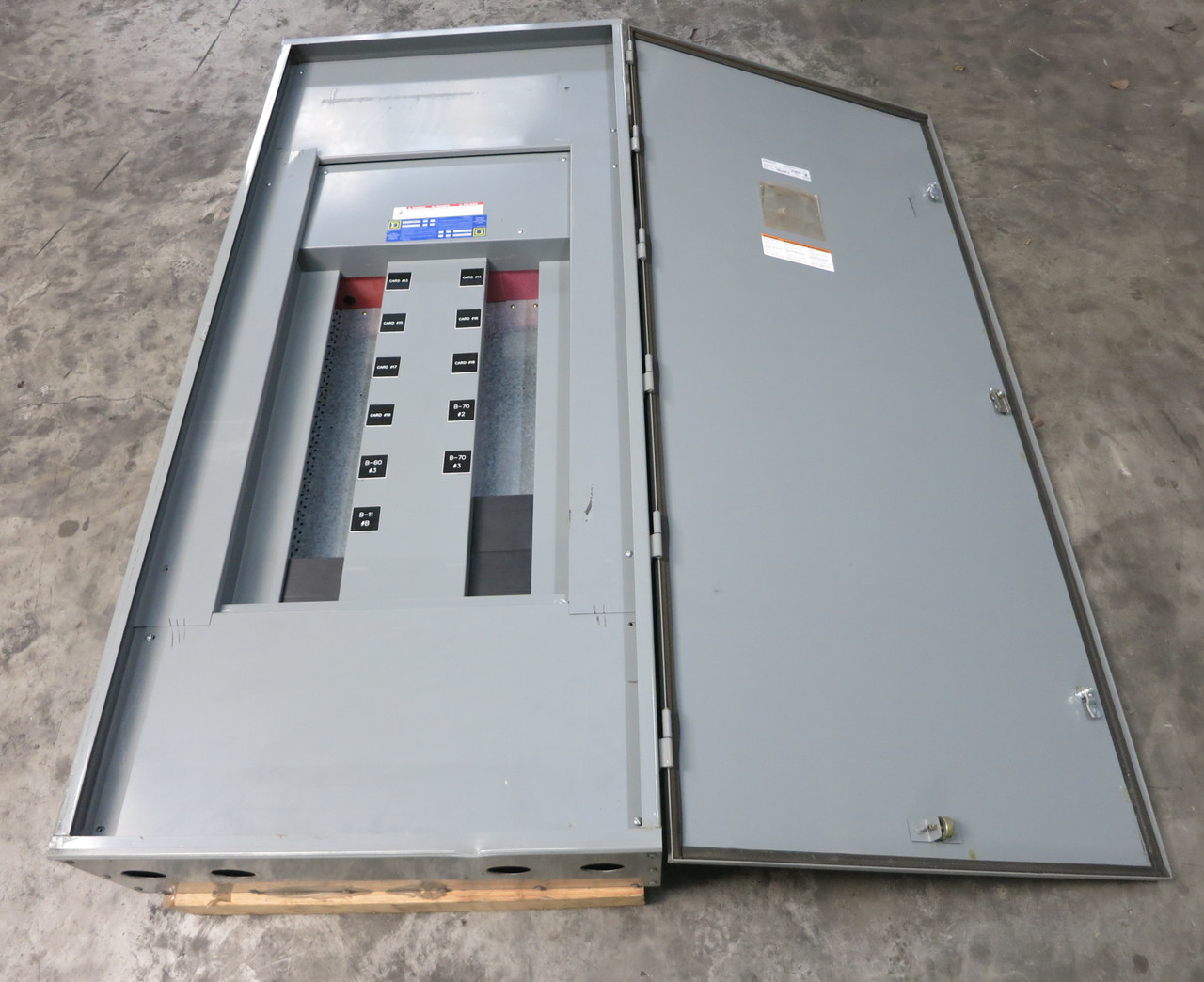 Square D 800A I-Line Panelboard 3PH 4W Main Lugs Panel 800 Amp MLO HC3273WP 3R (DW6610-2)