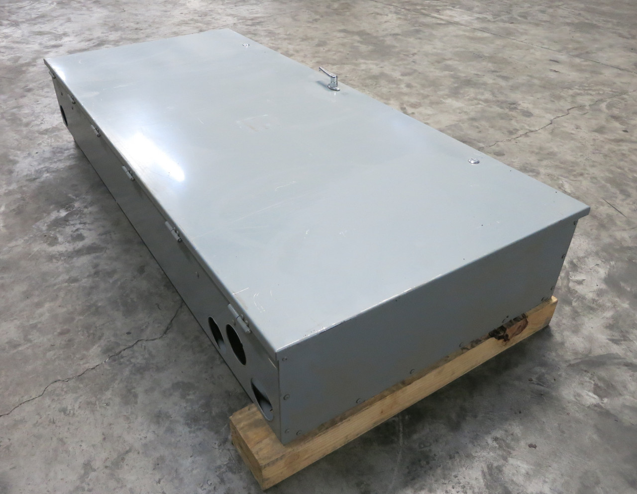 Square D 800A I-Line Panelboard 3PH 4W Main Lugs Panel 800 Amp MLO HC3273WP 3R (DW6610-2)