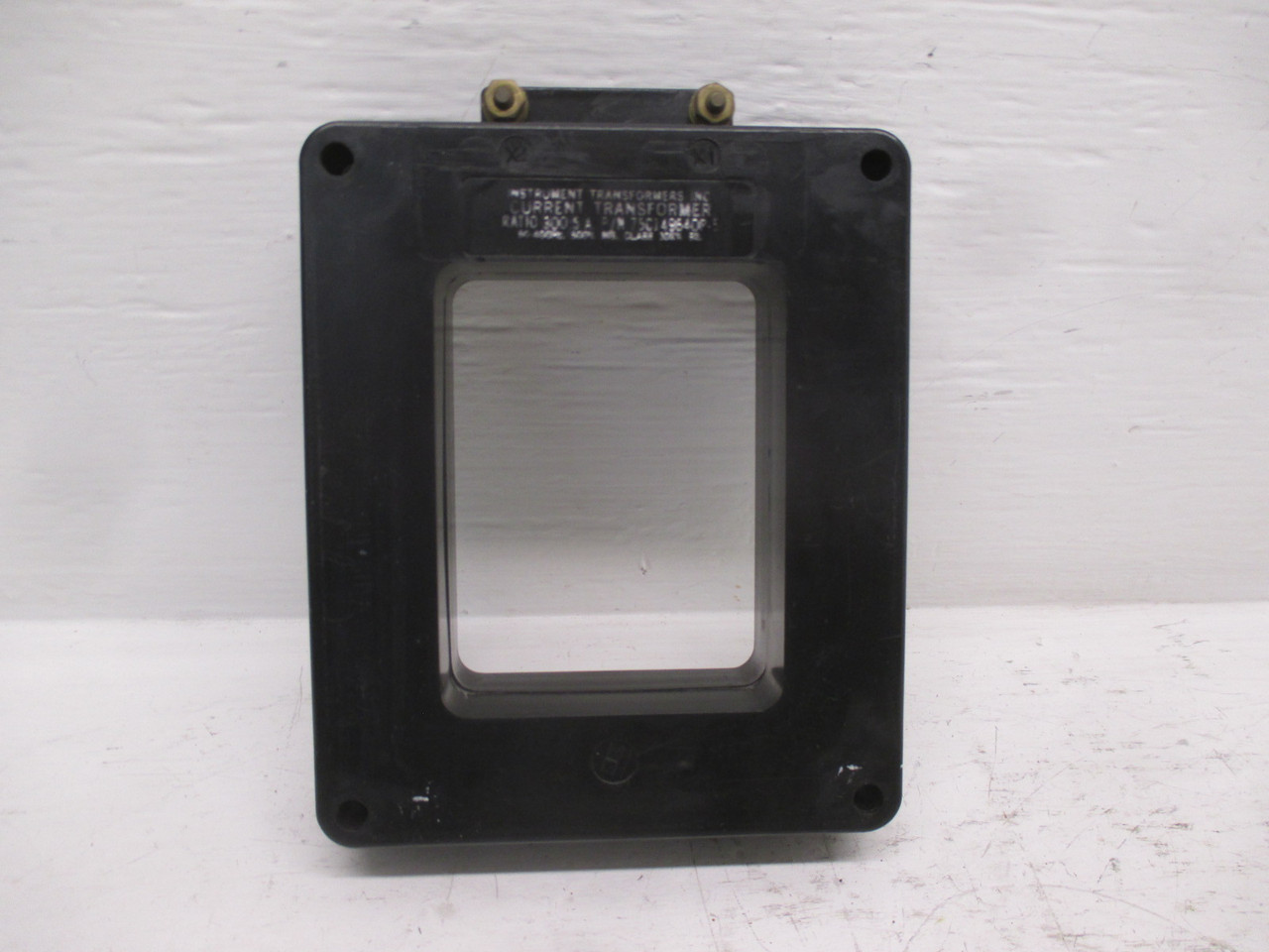 IT 75C149640P-5 Current Transformer 300:5 Ratio CT 50-400HZ 10KV 600V (AH0105-4)