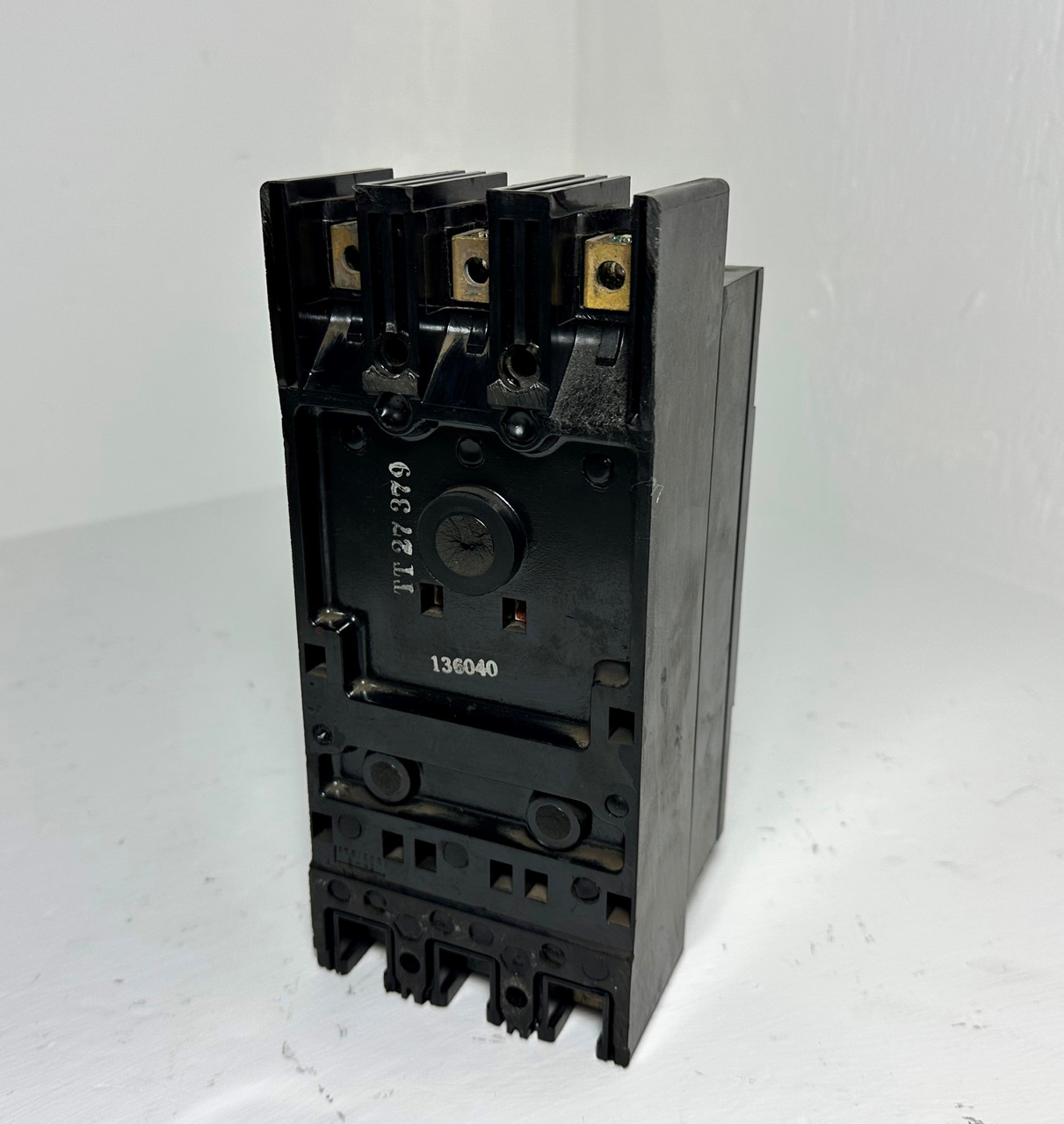 GE TF136C5040 40A Circuit Breaker 480/600V 3 Pole 40 Amp General Electric (EM5264-1)