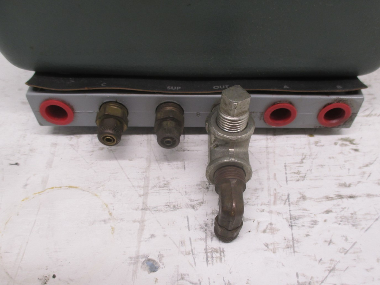 Foxboro 136 Computing Relay 136-7-15 Supply: 20-22 PSI Input 3-15 PSI Output 3-15PSI (AH0130-2)