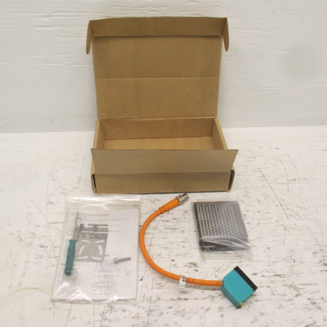 2nd Image of AH0132