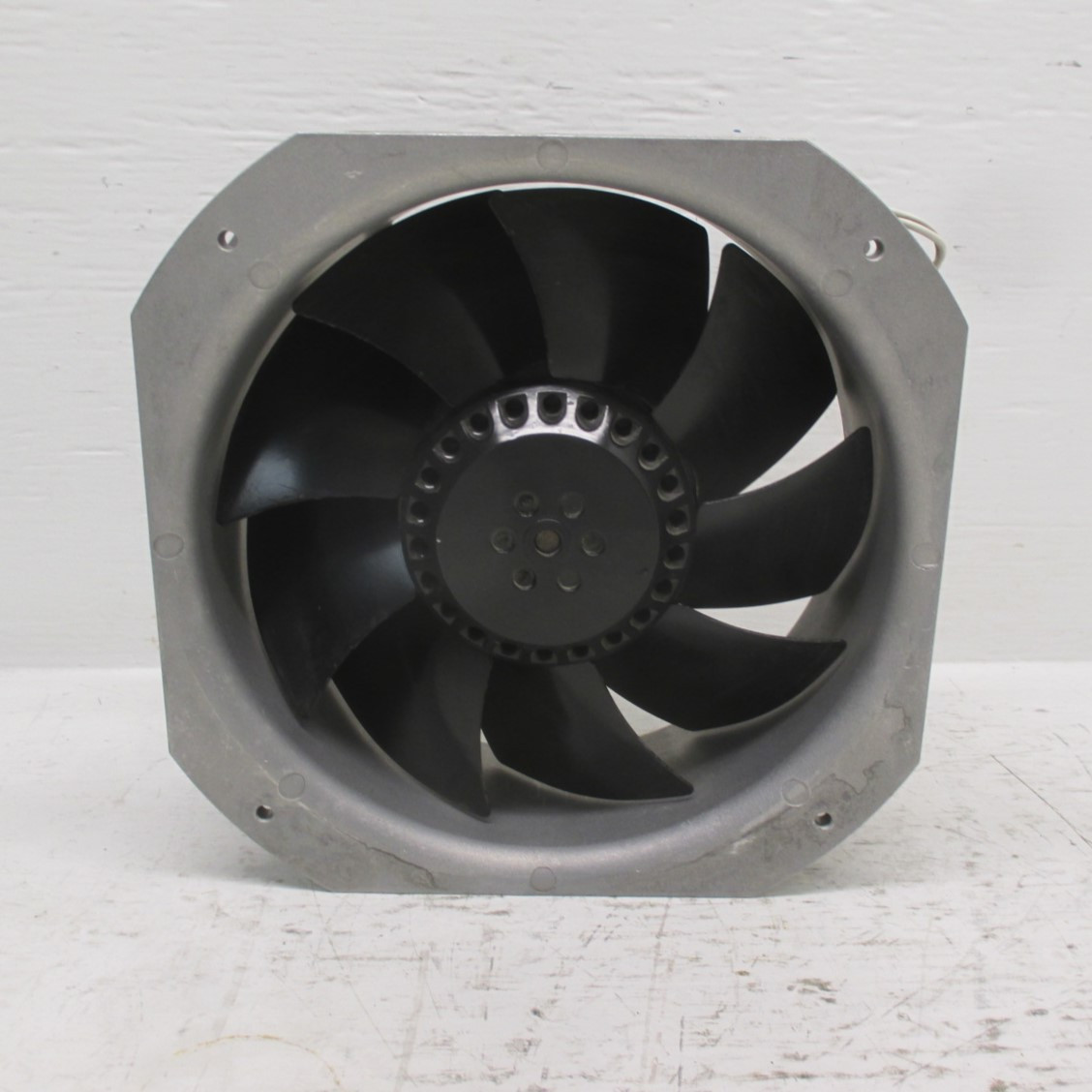 ebm-papst W2E200-HH38-01 Thermally Protected Fan 230V 50/60Hz 64/80 W2E200HH3801 (AH0149-6)
