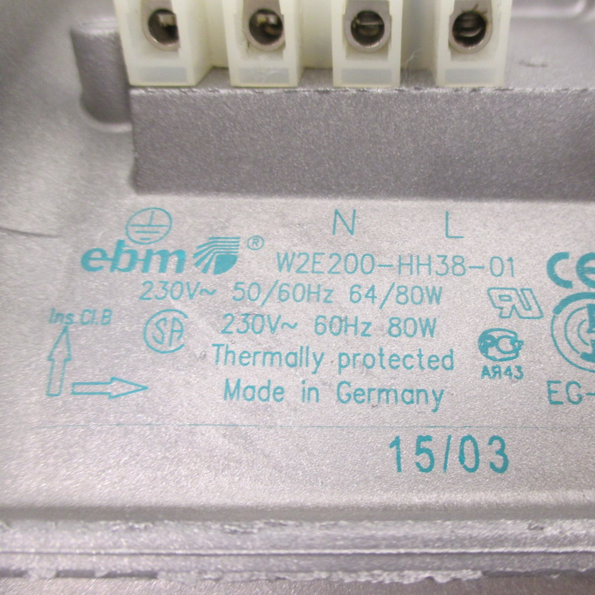 ebm-papst W2E200-HH38-01 Thermally Protected Fan 230V 50/60Hz 64/80 W2E200HH3801 (AH0149-6)