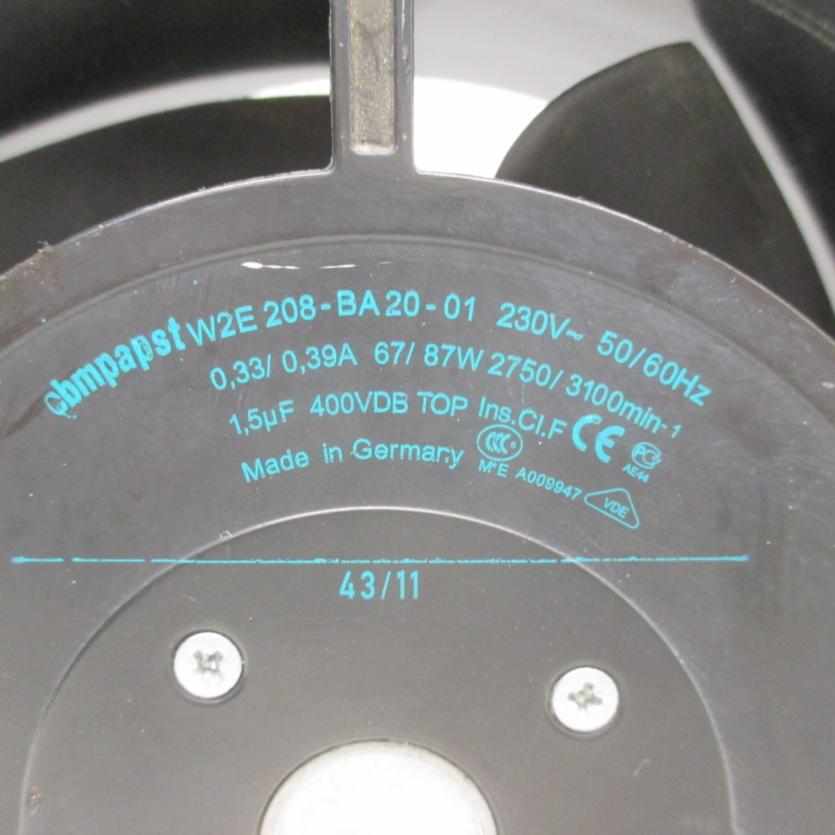 ebm-papst W2E208-BA20-01 Fan 230V~ 50/60Hz 0,33/ 0,39A 1,5uF 400VDB W2E208BA2001 (AH0147-2)