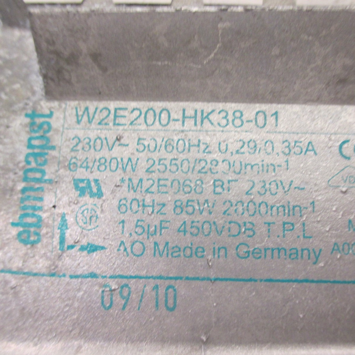 ebm-papst W2E200-HK38-01 Axial Fan 230V 50/60Hz 0,29 0,35A 64/80W W2E200HK3801 (AH0148-9)