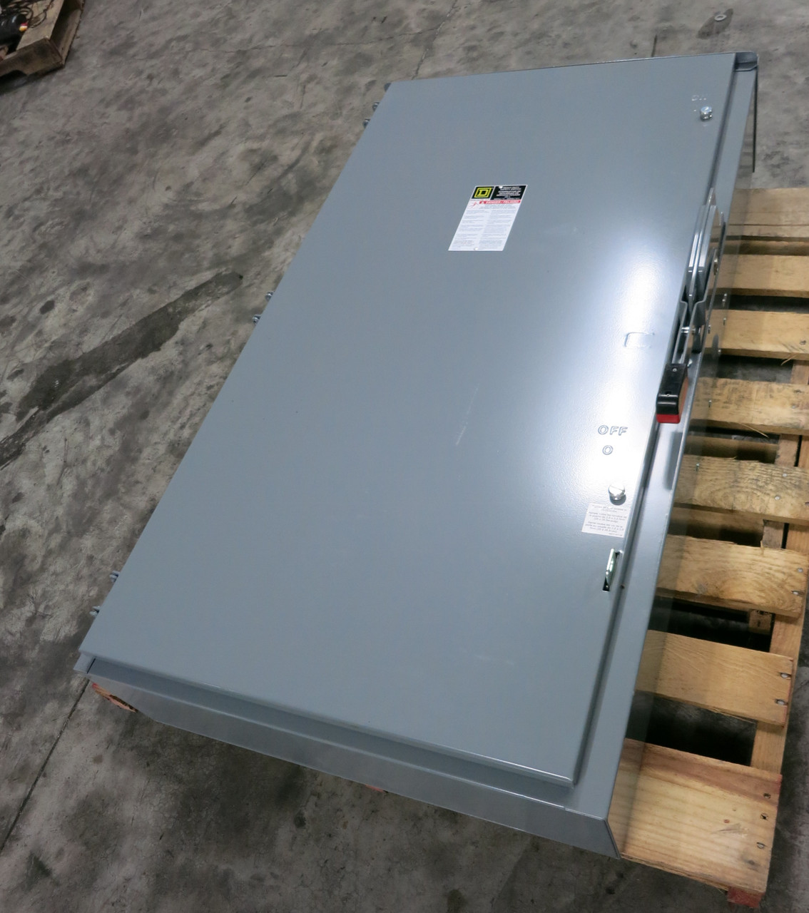 NEW Square D H365R 400A 600V Fusible Safety Switch Disconnect 400 Amp 3R E05 (DW6655-2)