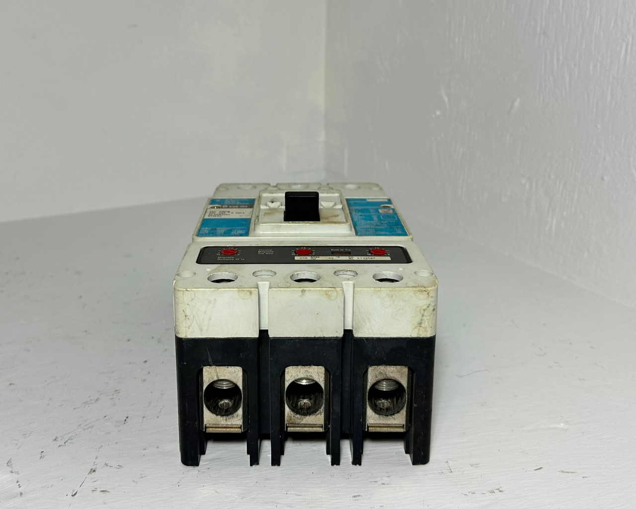 Westinghouse KDB3250 400A Circuit Breaker w/ 250 Amp Trip 480/600V 3P KDB3400W (EM5271-2)