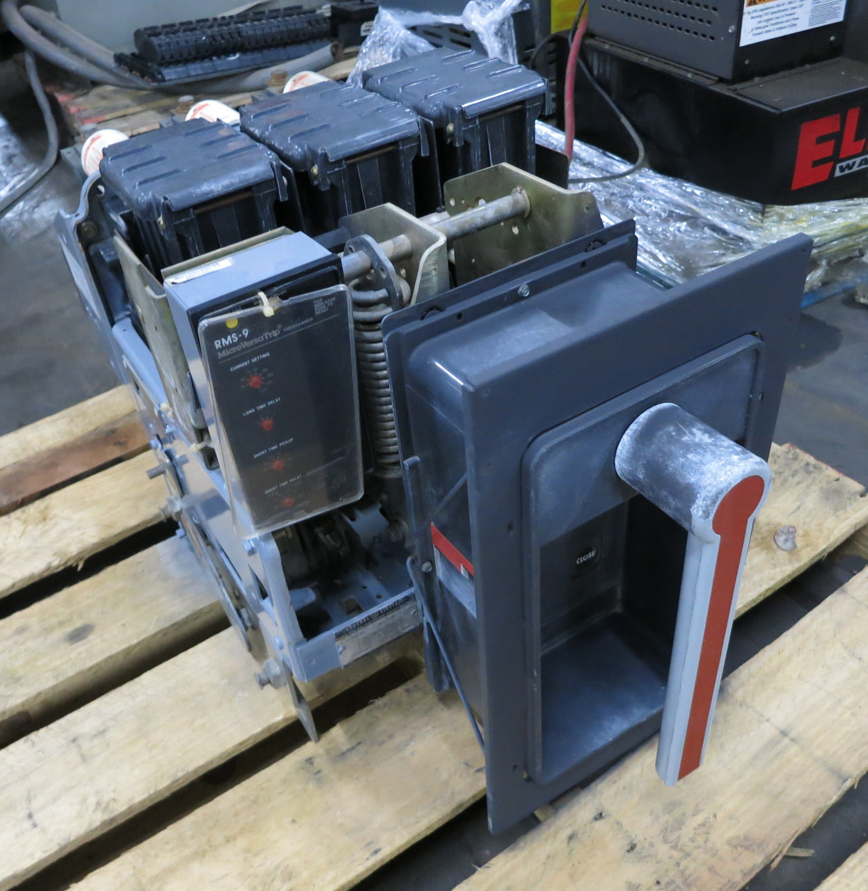 GE AKRU-7D-30 800A Fused Air Circuit Breaker LSI Trip TS20LSIT1 800 Amp MO RMS (DW6659-2)
