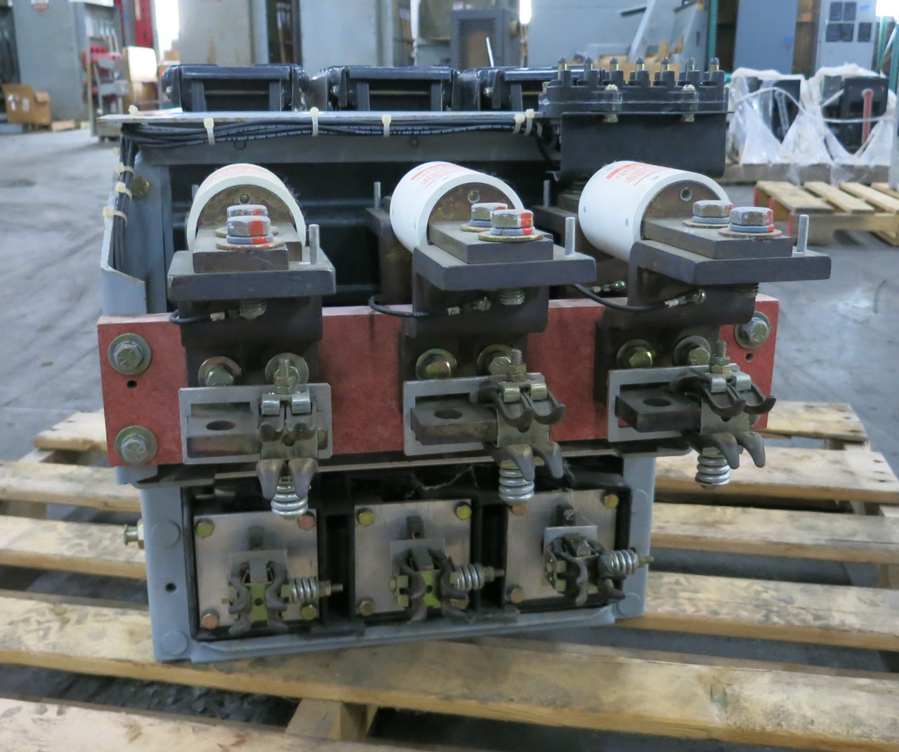 GE AKRU-10D-30 800A Fused Air Circuit Breaker LSI Trip Unit A208LSIM 800 Amp MO (DW6658-2)