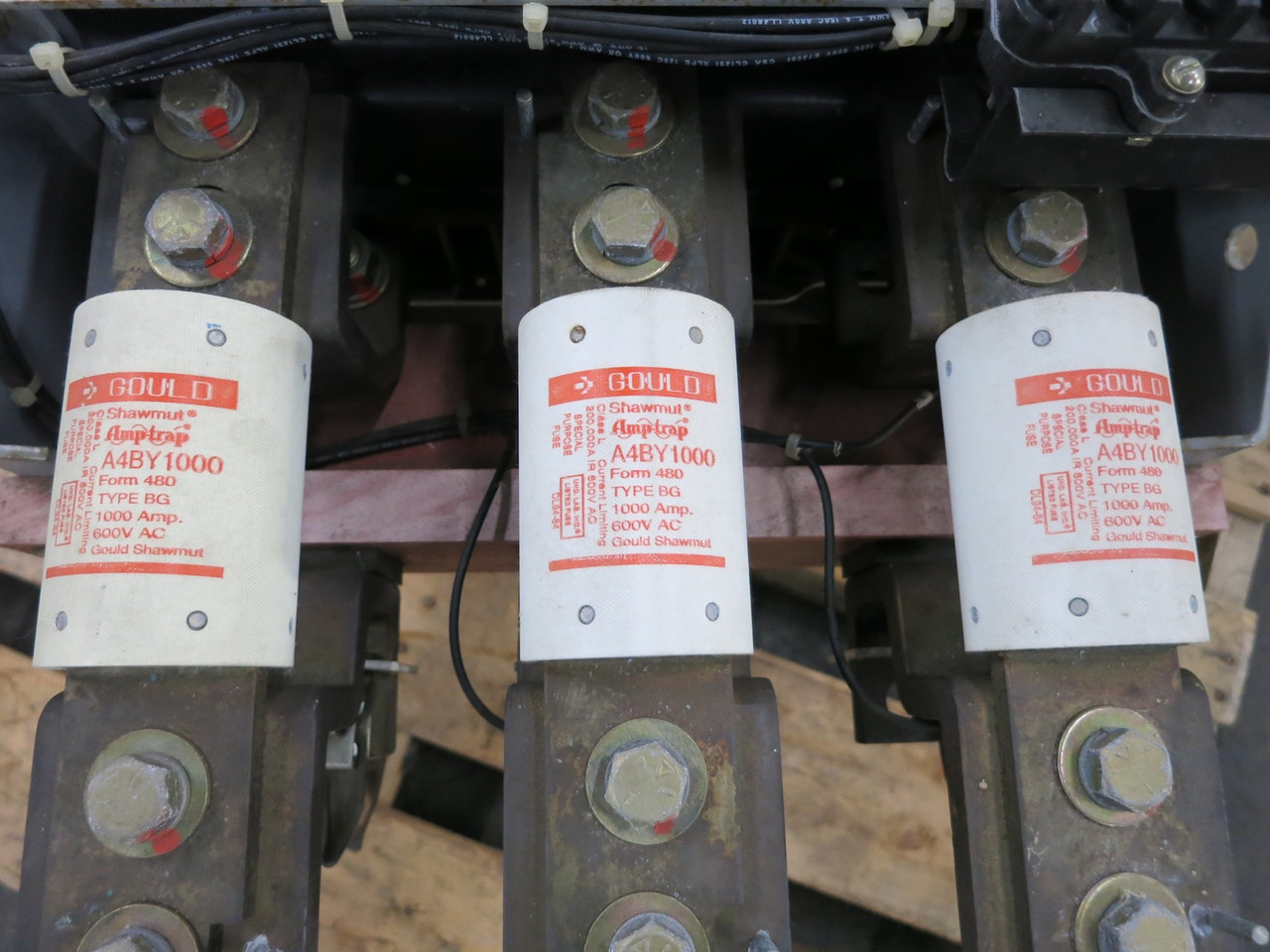 GE AKRU-10D-30 800A Fused Air Circuit Breaker LSI Trip Unit A208LSIM 800 Amp MO (DW6658-2)