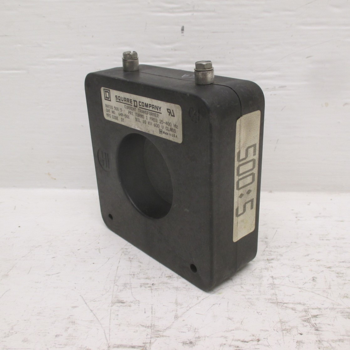 Square D 64R-501 500:5 Current Transformer CT 25-400Hz BIL 10 KV 600 V 64R501 (AH0165-3)