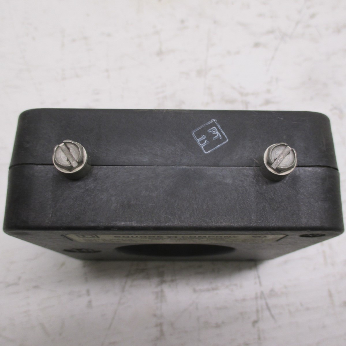 Square D 64R-501 500:5 Current Transformer CT 25-400Hz BIL 10 KV 600 V 64R501 (AH0165-3)