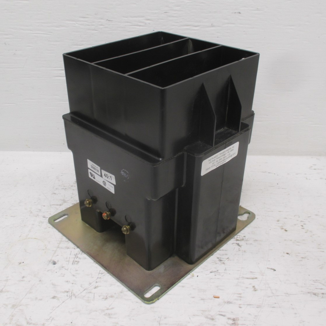 Image of Instrument Transformer 3PT3-60-482FFF Voltage Transformer Ratio 4:1 4800V 700VA