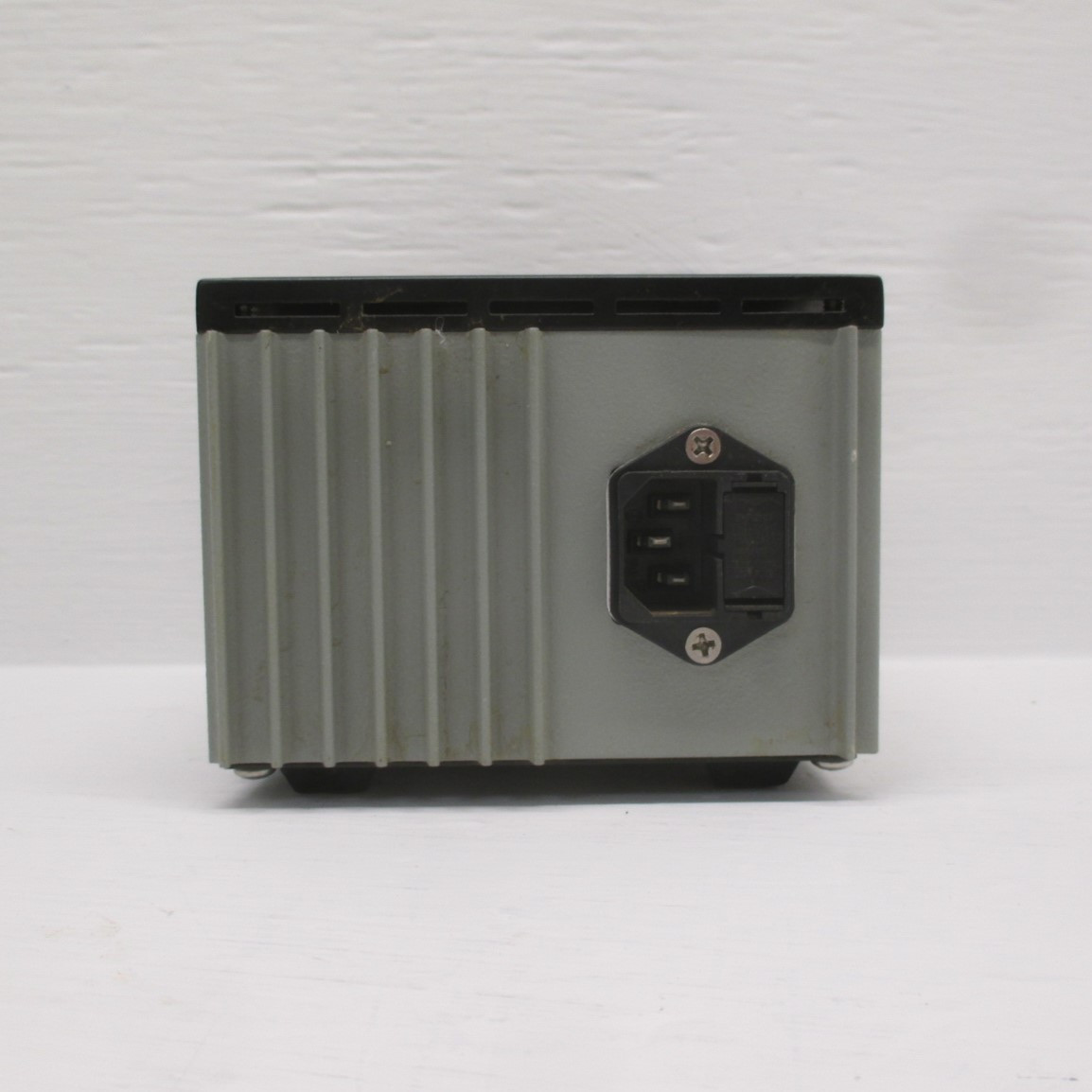 Invensys Foxboro I/A Series P0972QM 100-240 VAC 16.3VA / 7.6W Network Hub GPP (AH0191-2)