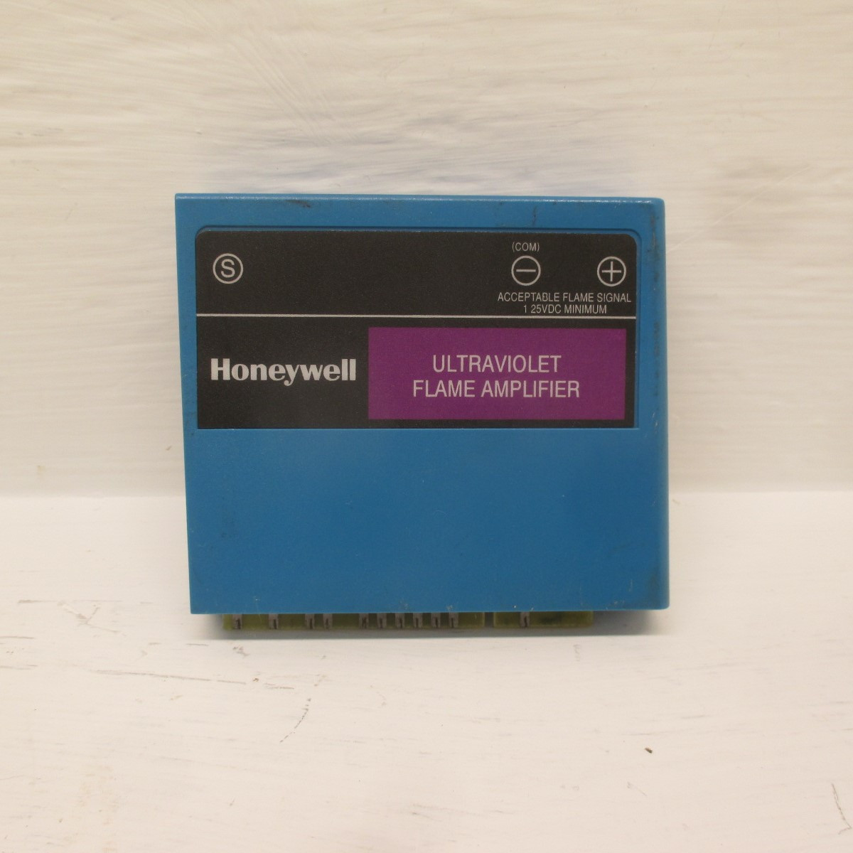 Honeywell R7849 A 1023 Ultraviolet Flame Amplifier Module PLC R7849A1023 (AH0192-3)