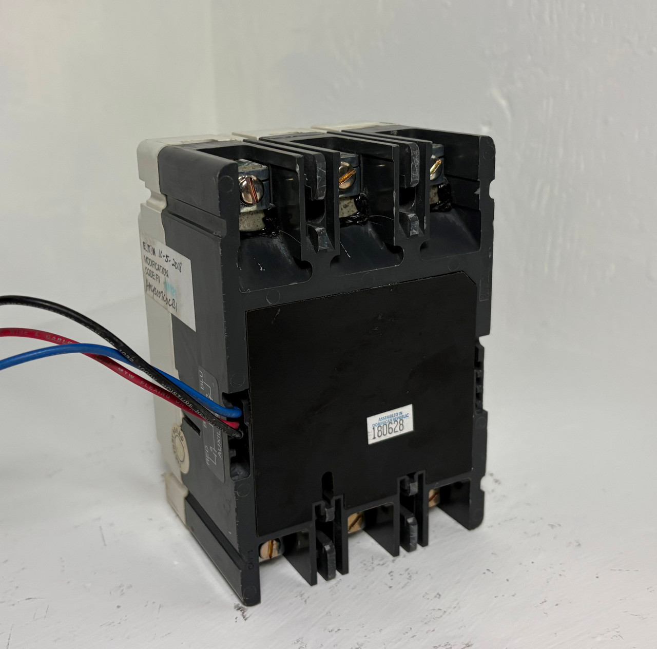 Eaton HMCPS007C0CBP10 7A Series C Circuit Breaker w/ Aux Switch 600V HMCPS 7 Amp (EM5299-2)