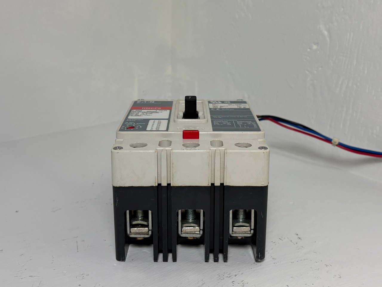 Eaton HMCPS007C0CBP10 7A Series C Circuit Breaker w/ Aux Switch 600V HMCPS 7 Amp (EM5299-2)