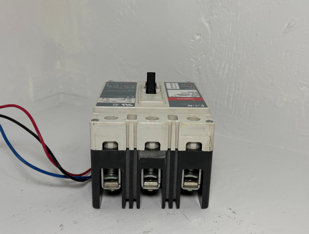 Eaton HMCPS007C0CBP10 7A Series C Circuit Breaker w/ Aux Switch 600V HMCPS 7 Amp (EM5299-2)