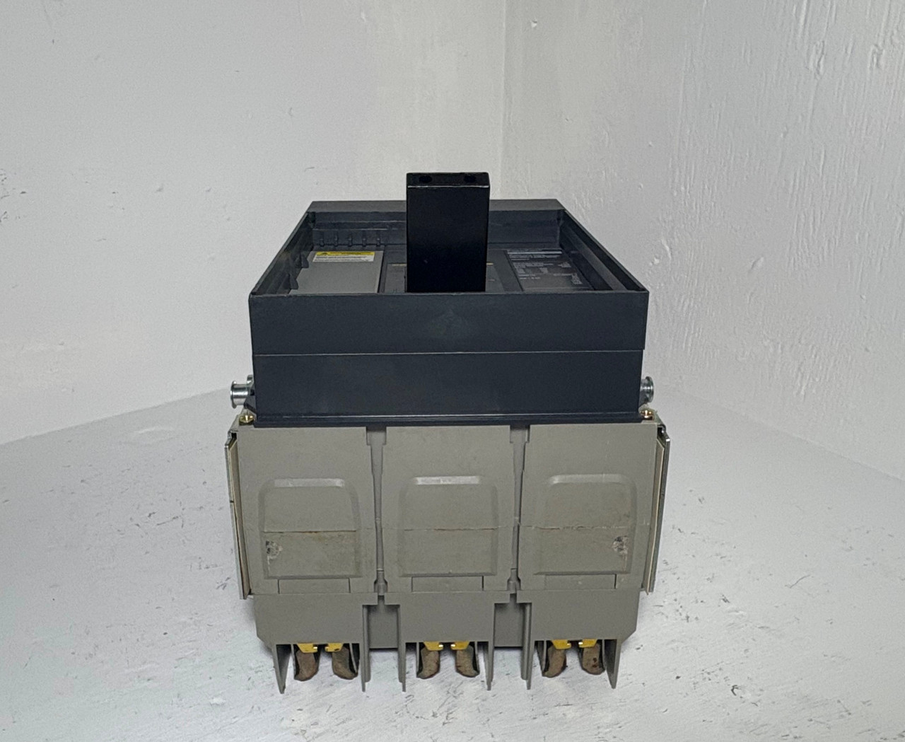 Square D 525698P3 PL 800 Amp PowerPact Molded Case Switch w/ Shunt 800A PL800 3P (EM5301-1)