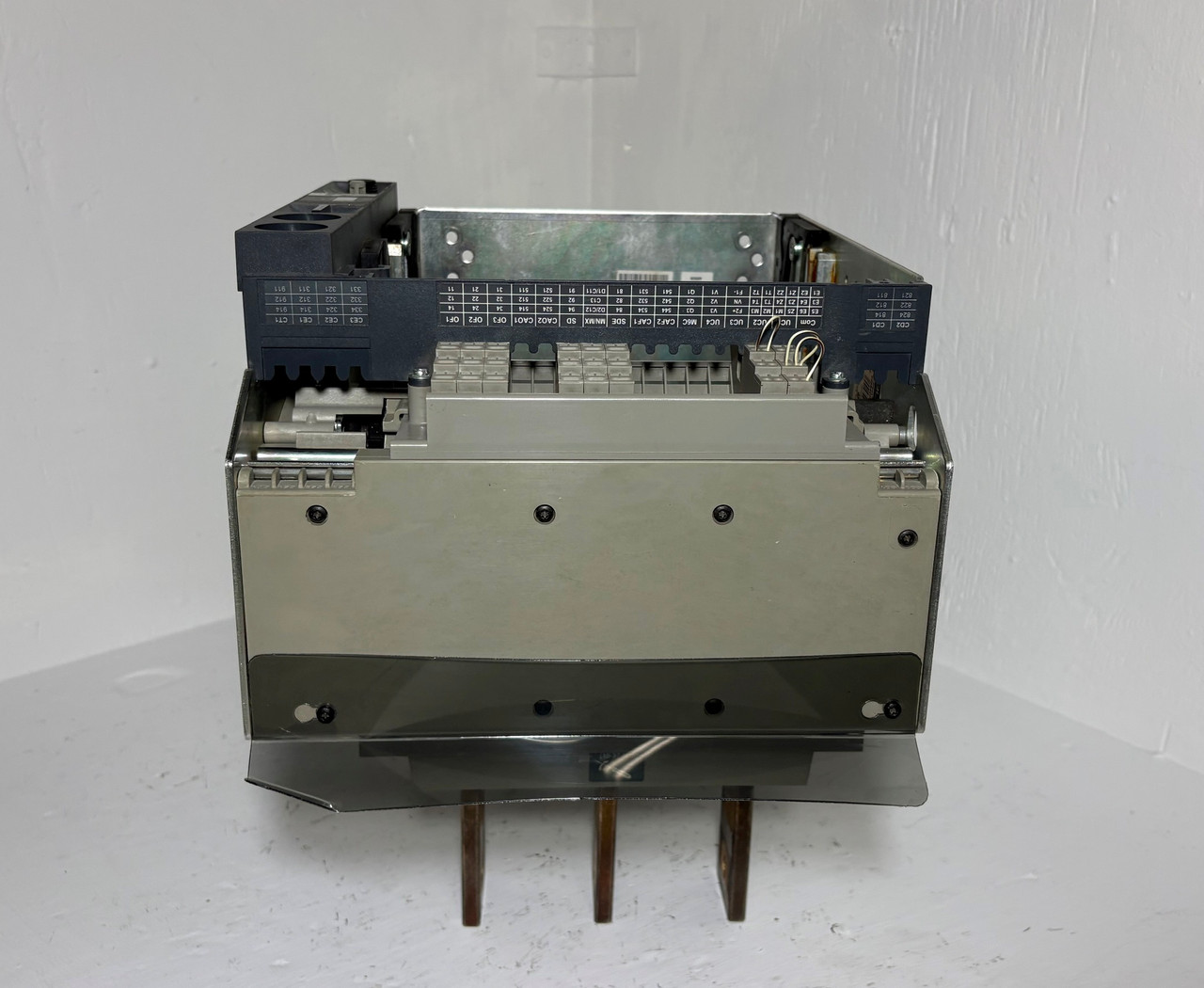 Square D 526840P2 up to 1200A Cradle PowerPact Circuit Breaker Type PG/PJ/PK/PL (EM5302-1)