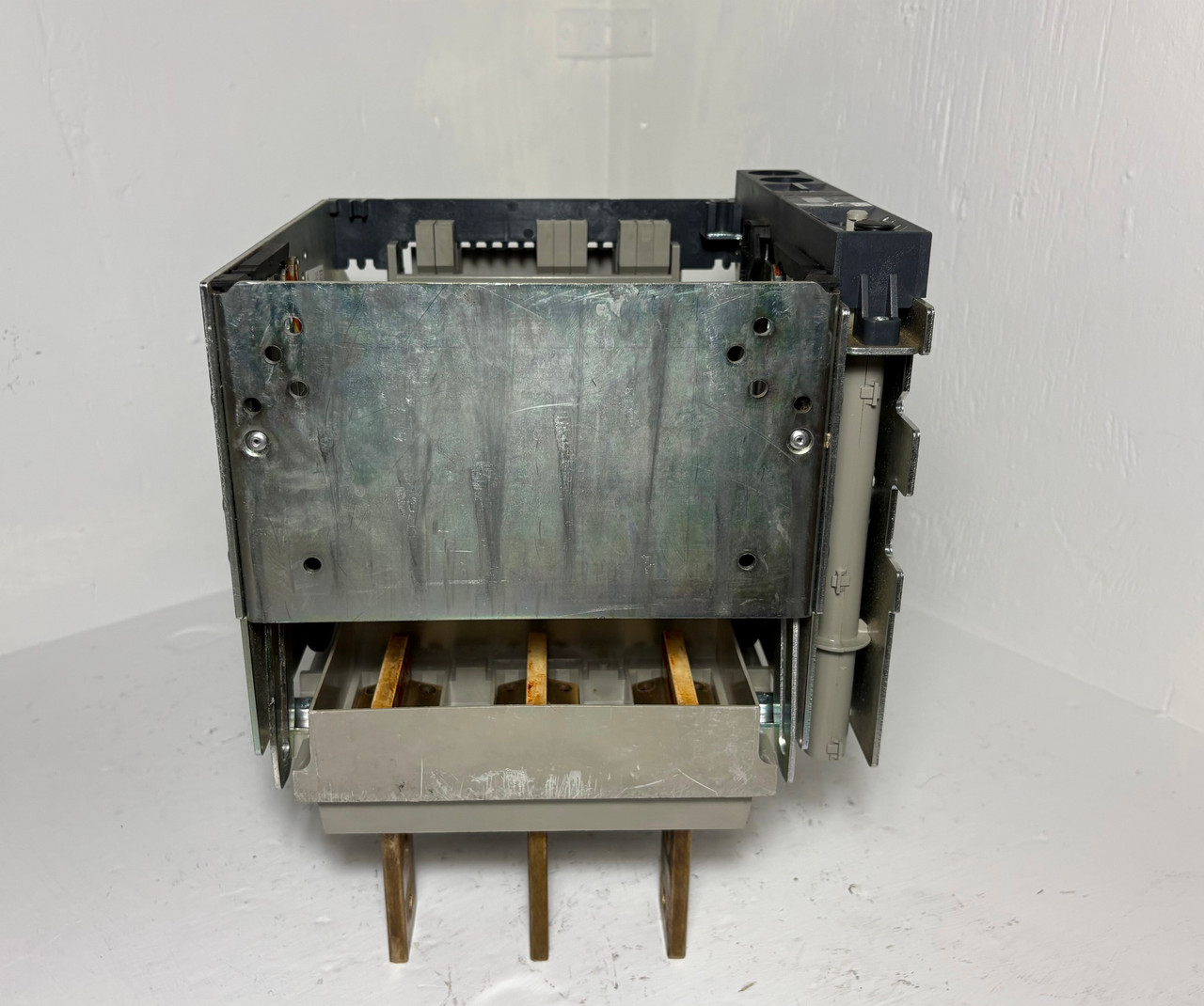 Square D 526840P2 up to 1200A Cradle PowerPact Circuit Breaker Type PG/PJ/PK/PL (EM5302-1)