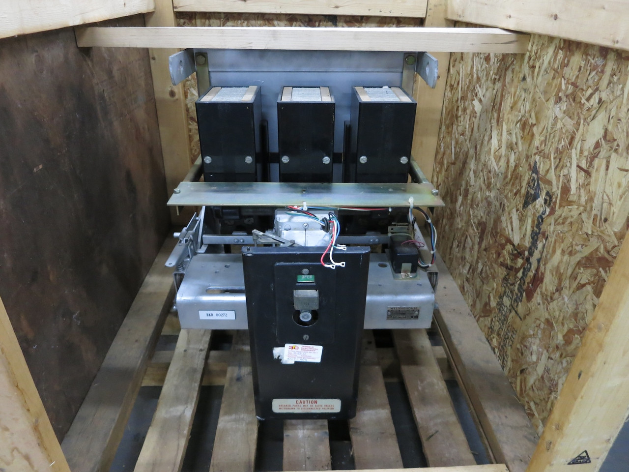 REBUILT Westinghouse DB50 1600A Air Circuit Breaker NO Trip Unit 1600 Amp (DW6754-2)