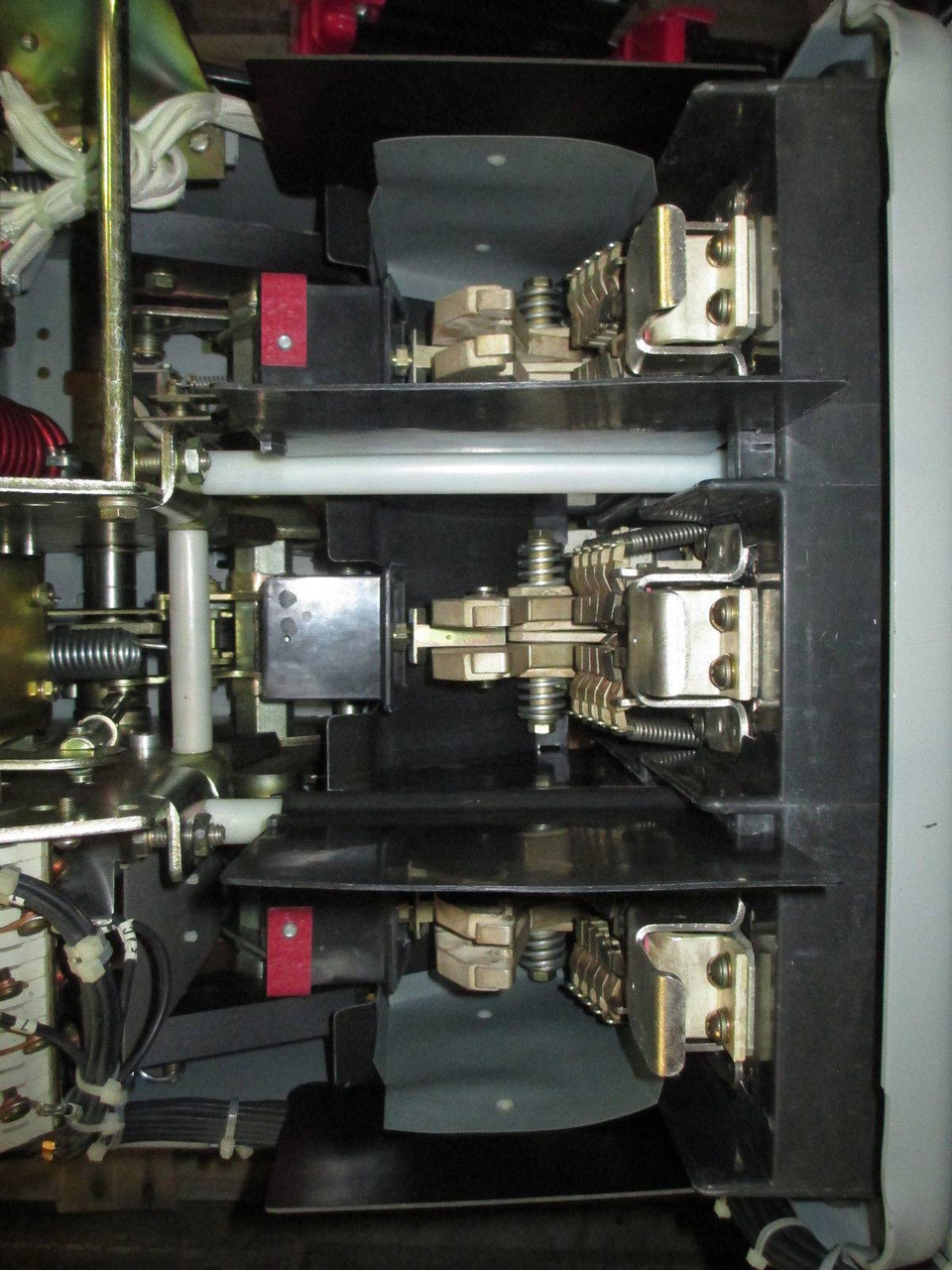 General Electric AKRT-10D-50H 2000 Amp Breaker LSIG MicroVersa AKRT10D50H EO DO (EBI2140-1)