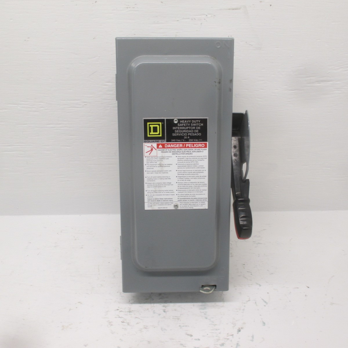 NEW Square D H221N F05 30A Fusible Safety Switch Disconnect 240V 1PH 30 Amp H221 (AH0249-3)