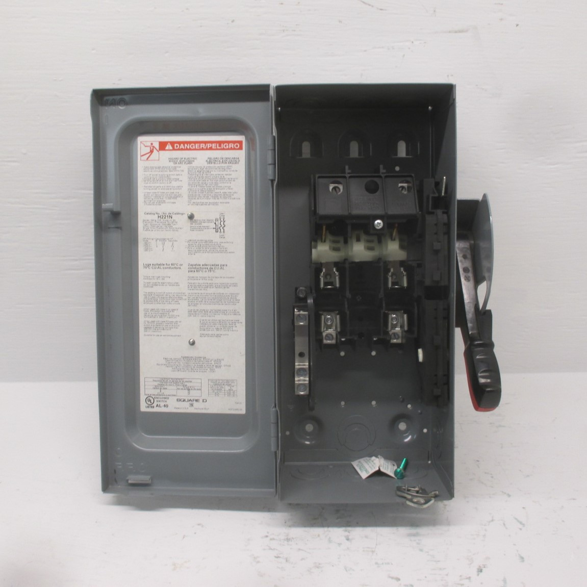 NEW Square D H221N F05 30A Fusible Safety Switch Disconnect 240V 1PH 30 Amp H221 (AH0249-3)
