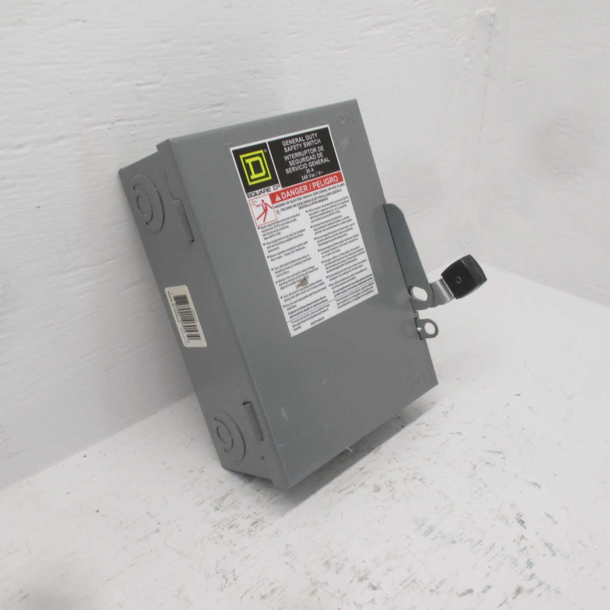 Square D D221N Series E3 30A Fusible Safety Switch Disconnect 240V 30 Amp 1PH (AH0261-1)
