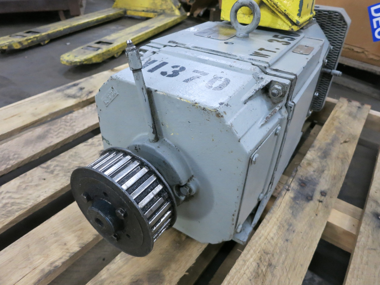 Reliance 5 HP DC Motor B2111ATZ 500V 1750/2300 RPM TEFC XT 8.6A 500 VDC TR (DW6783-1)