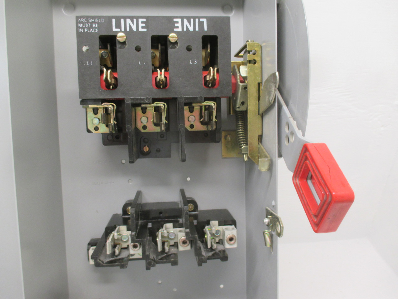 GE TH4323 100A 240V Heavy Duty Fusible Safety Switch Model 10 General Electric (AH0271-1)