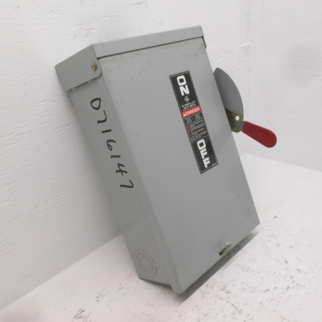 Image of NEW GE TG4322R Mod 8 60 Amp 240V 3R Heavy Duty Fusible Safety Switch New No Box