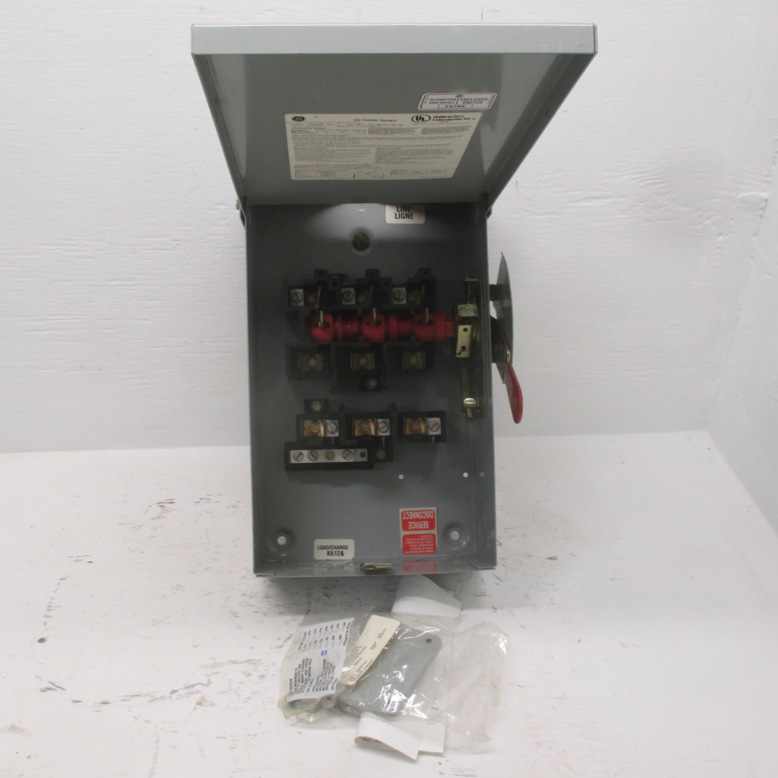 NEW GE TG4322R Mod 8 60 Amp 240V 3R Heavy Duty Fusible Safety Switch New No Box (AH0295-1)