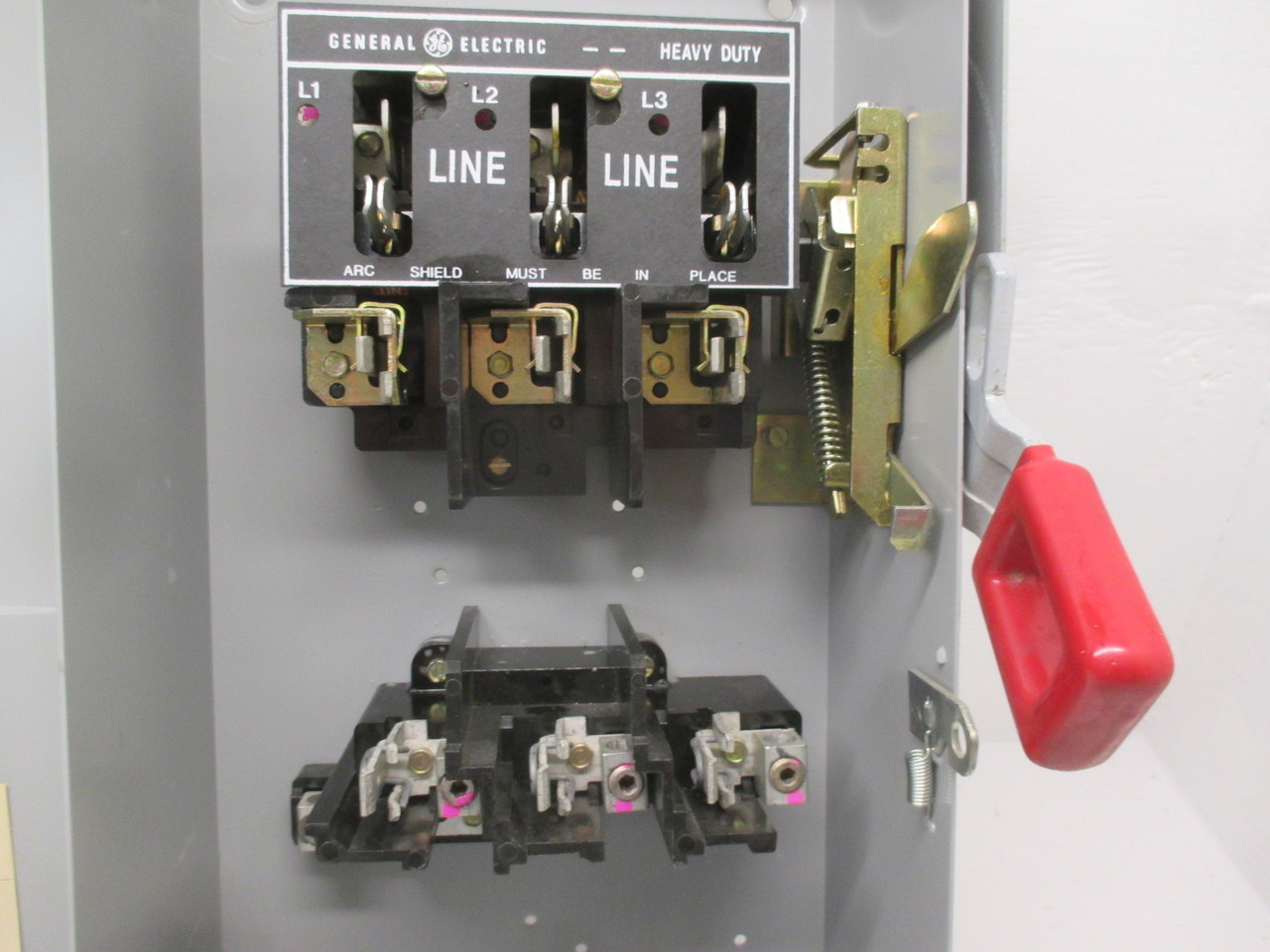 GE TH4323 Model 7 100A 240V Heavy Duty Fusible Safety Switch General Electric (AH0298-1)